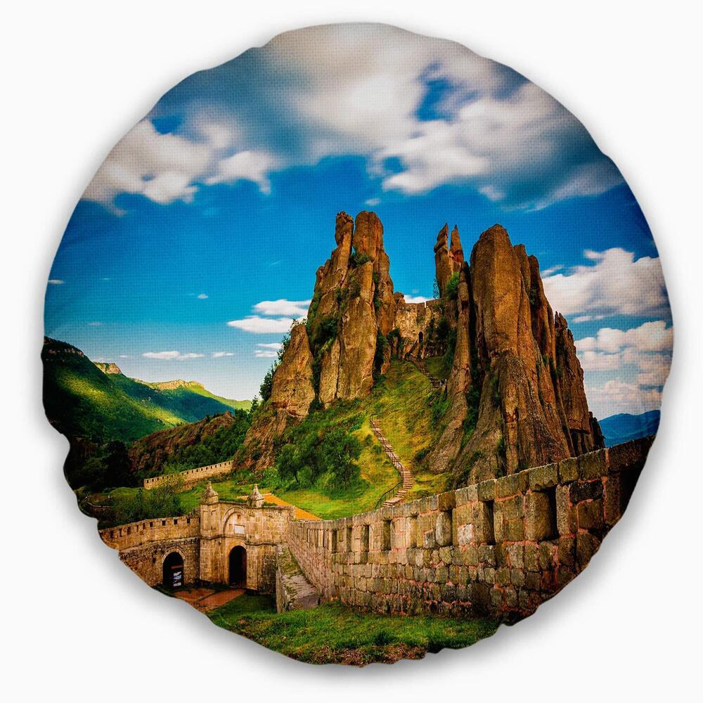 1656 Designart Belogradchik Fortress and Cliffs Bulgaria' Landscape Throw